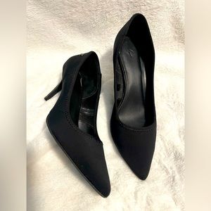 Simply Vera Vera Wang Black Heels, Size 8